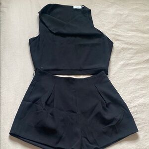 Blue Ivy size L Black shorts outfit.